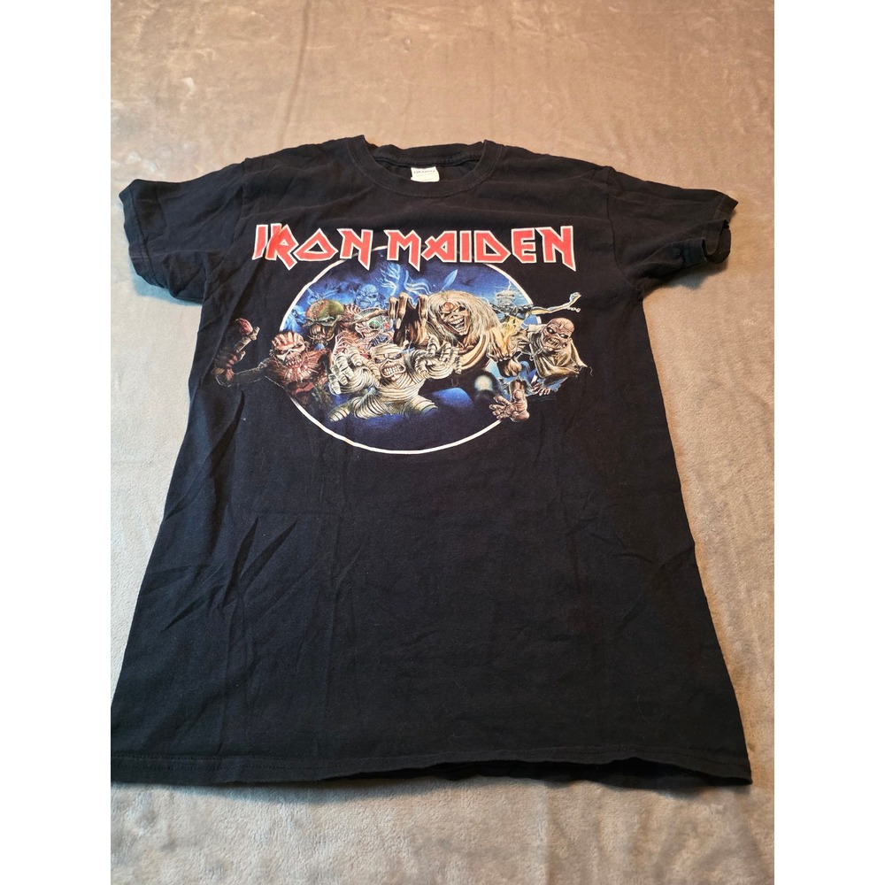 Iron Maiden T-Shirt Mens Small Black Graphic Heavy Metal Band Tee
